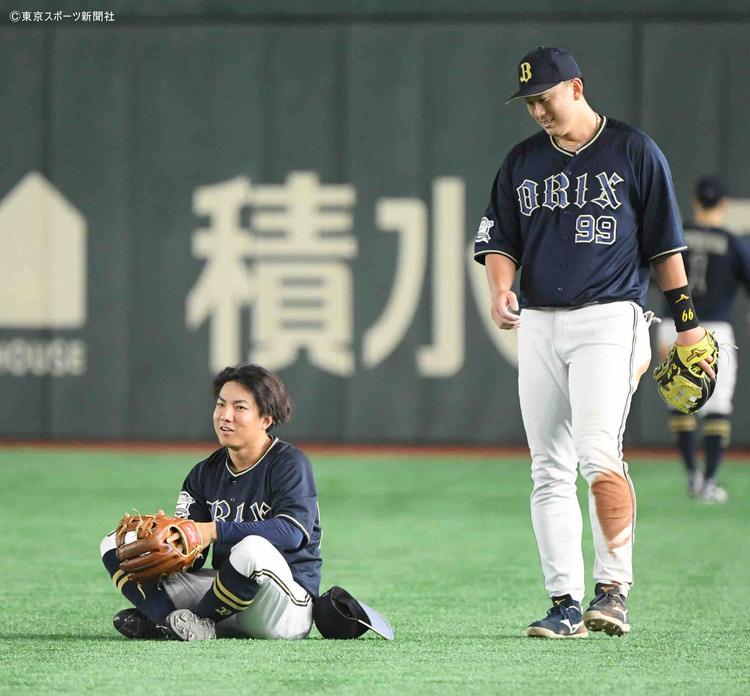 【ハイライト】大城代役宜保翔、自慢の守備でマウンドの山崎福也を援護！自慢の琉球忍者やで