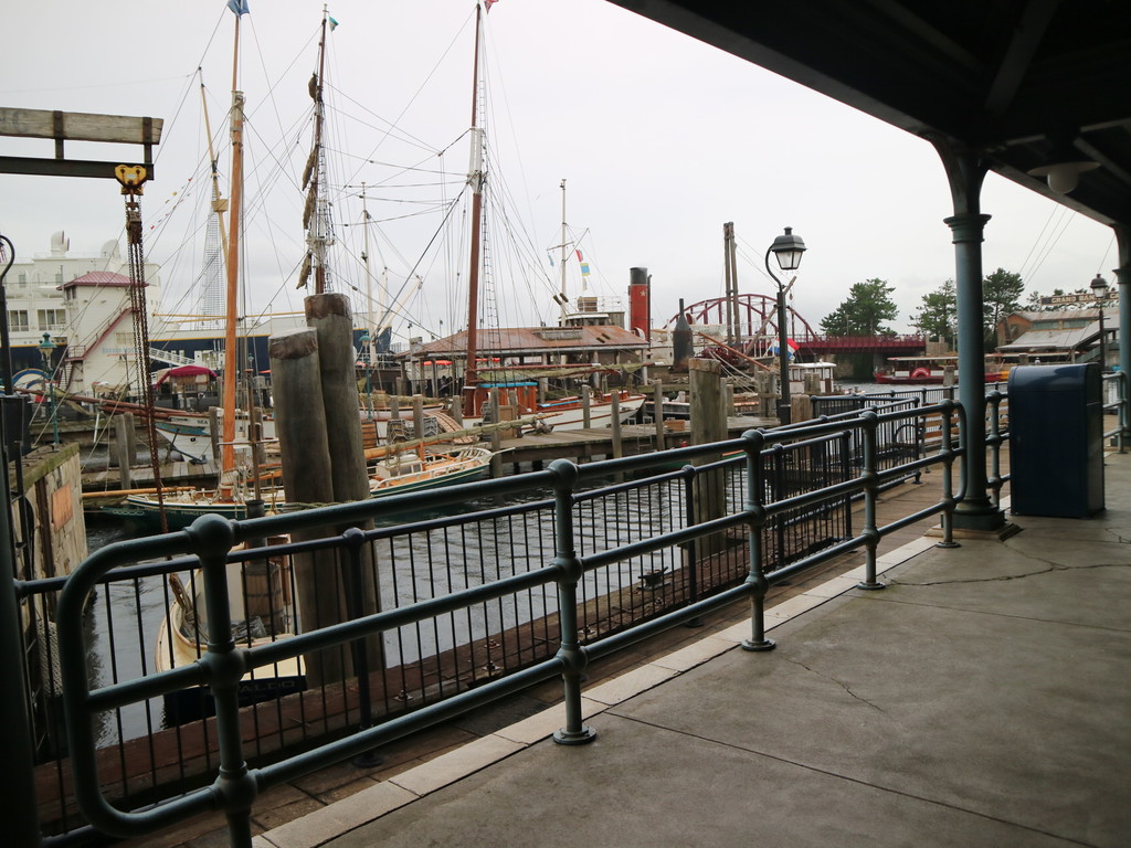 櫻テラス席の新チキンと カッパのグリーティングドライブ おばさんと小学生の内緒のディズニー