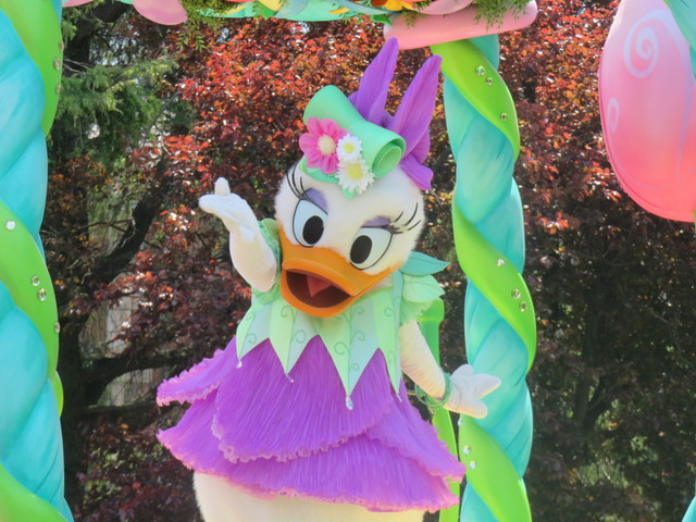 バースデー イン 21 ヒッピティホッピティスプリングタイムを入場門から見る おばさんと小学生の内緒のディズニー バースデー イン 21 ヒッピティホッピティスプリングタイムを入場門から見る おばさんと小学生の内緒のディズニー