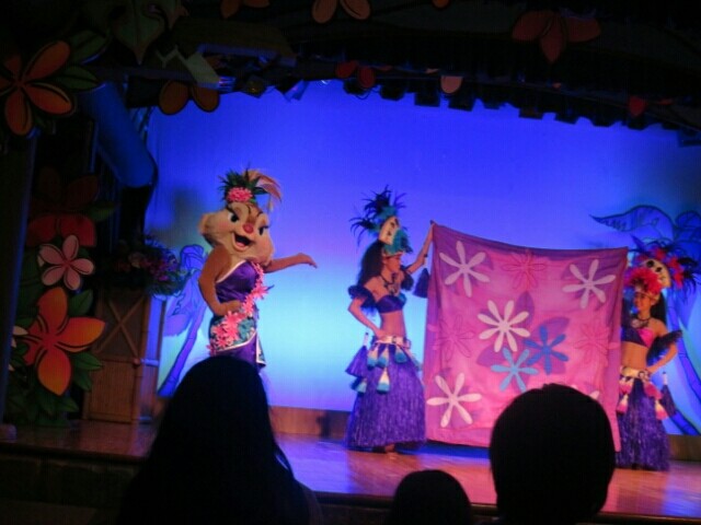 バースデー イン 28 ミッキーのレインボー ルアウの続きですが おばさんと小学生の内緒のディズニー