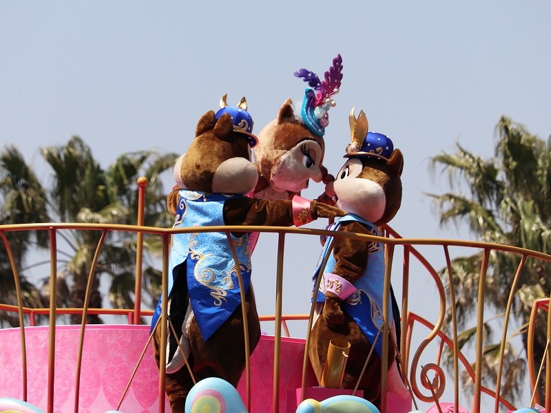 ファッショナブルイースターで Brand New Day のダンスが おばさんと小学生の内緒のディズニー