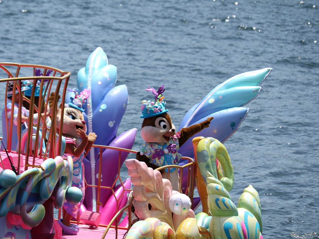 パーク ディズニーアート展 水道橋からのお見送りとサラメシ そしてミラクル おばさんと小学生の内緒のディズニー