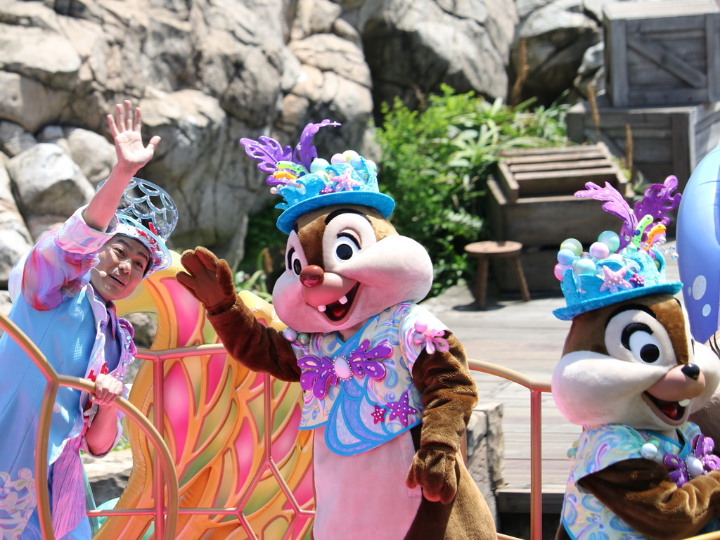 パーク ディズニーアート展 水道橋からのお見送りとサラメシ そしてミラクル おばさんと小学生の内緒のディズニー