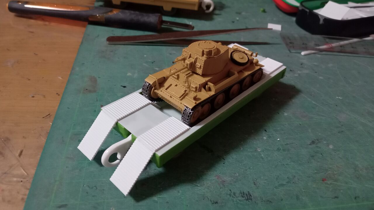 改造プラレール ドイツ軍 装甲列車Panzertragerwagen 38(t)搭載 を作る