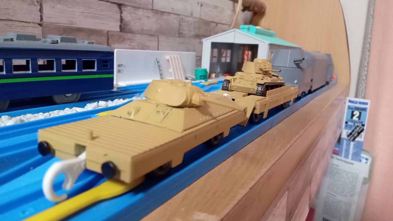 改造プラレール ドイツ軍 装甲列車Panzertragerwagen 38(t)搭載 を作る