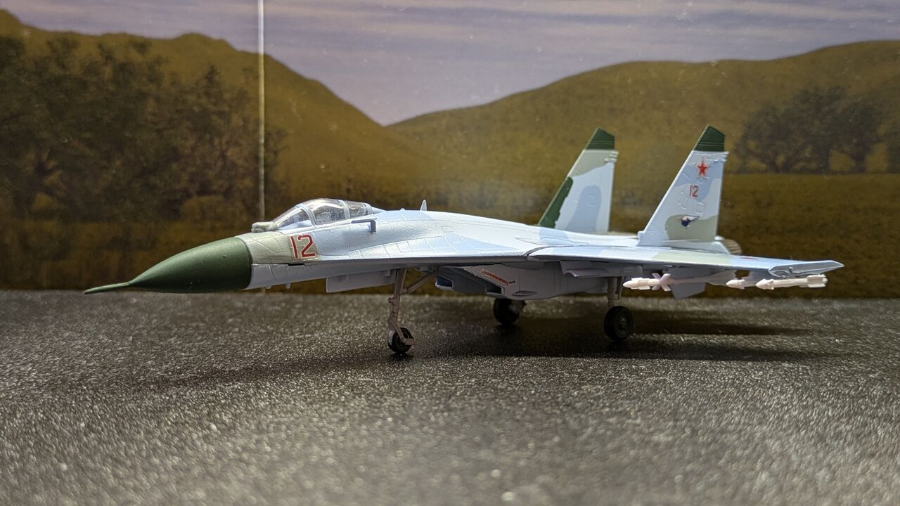 1/144スケール航空自衛隊766号機フランカーSU27 1/144スケール航空自衛隊766号機フランカーSU27