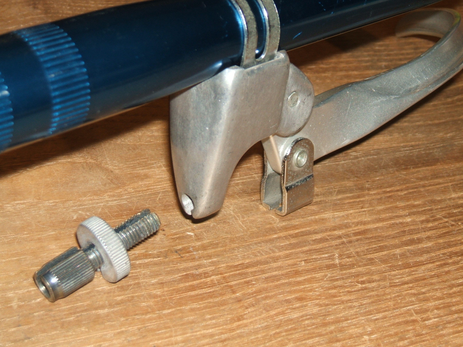 自転車のハンドル 変形して本体に入らない 自転車のハンドル 変形して本体に入らない