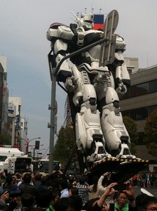 実写版パトレイバー 公道上 デッキアップ中