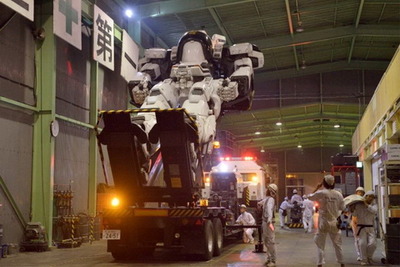 実写版パトレイバーデッキアップ中