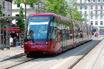 Tram_place_de_jaude_1