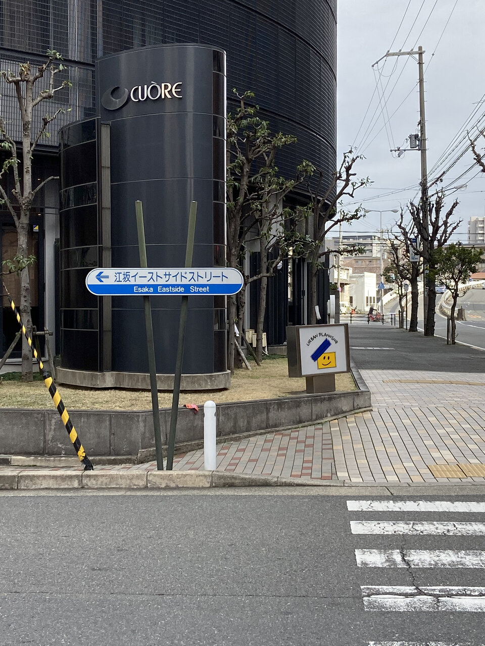 江坂駅近くにある「江坂イーストサイドストリート」 : 大阪どっかいこ！