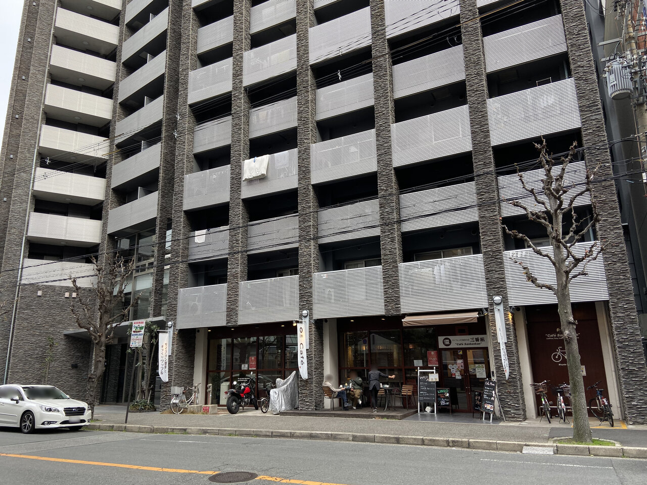 江坂駅近くにある「江坂イーストサイドストリート」 : 大阪どっかいこ！