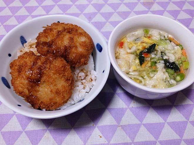 お家で、ヒレかつソース丼 「ニチレイ冷凍食品」＆マルちゃんFD野菜スープ！　　200410