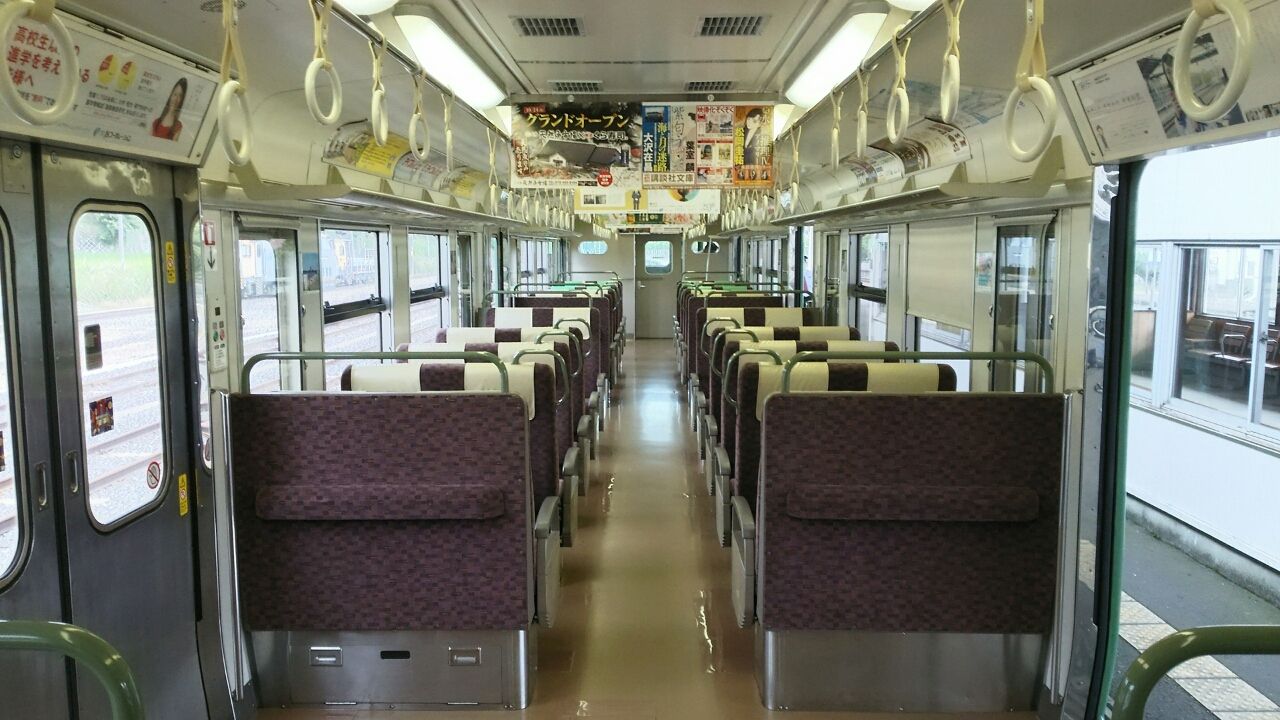 113系？115系？のボックスシートに付いているミニテーブル2個セット