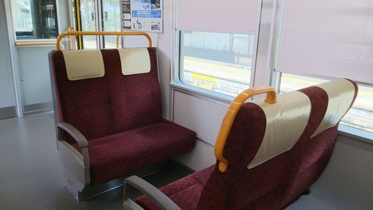 Jr西日本 227系電車 鮮魚特急 ボックス席