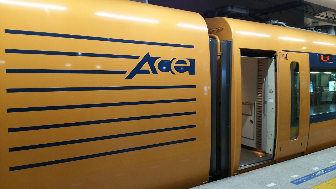 近鉄22600系(Ace) : 鮮魚特急・ボックス席