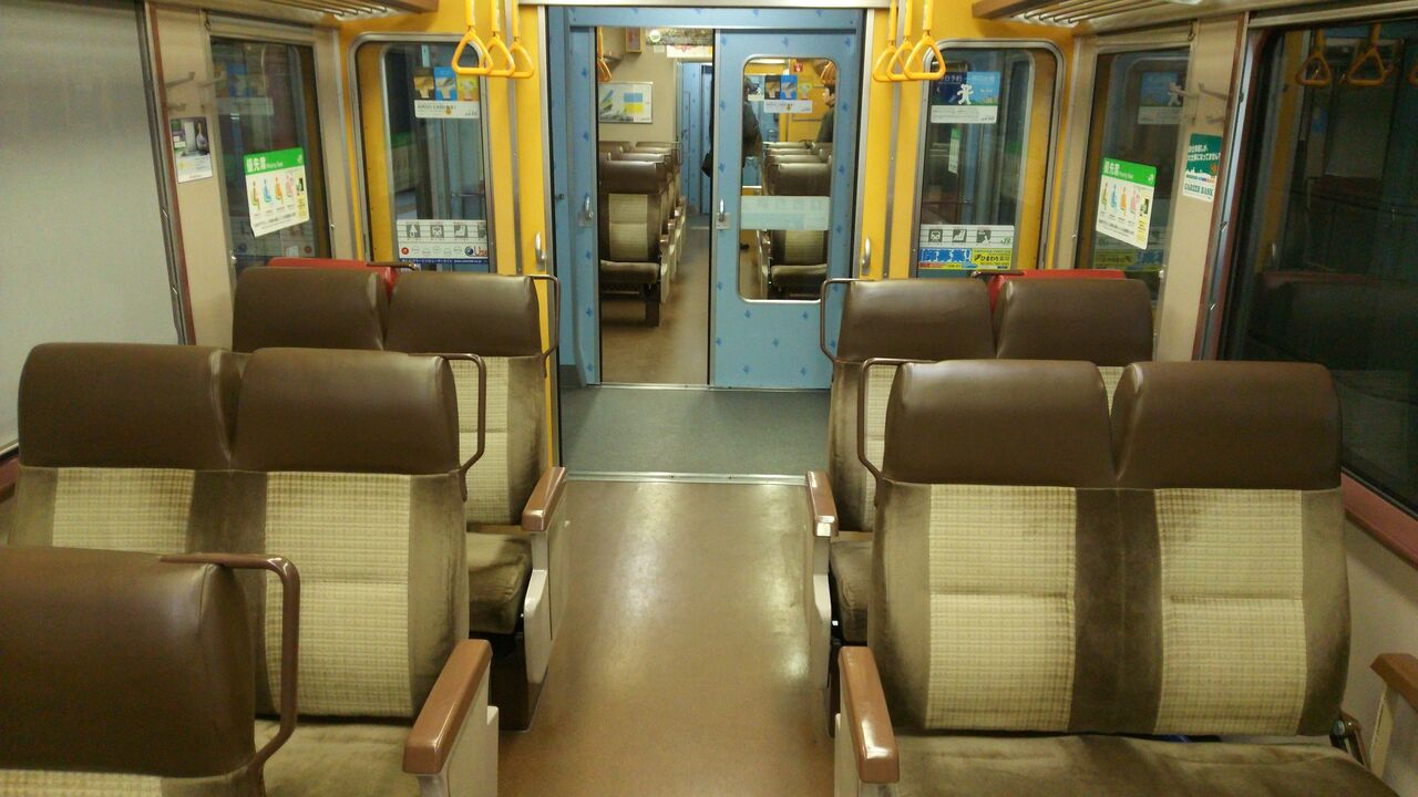 Jr北海道 721系電車 鮮魚特急 ボックス席