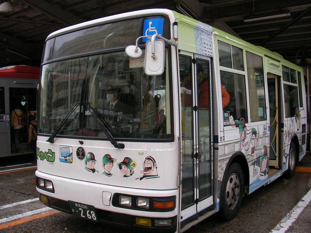 旅行記】新潟のドカベンバス : 鮮魚特急・ボックス席