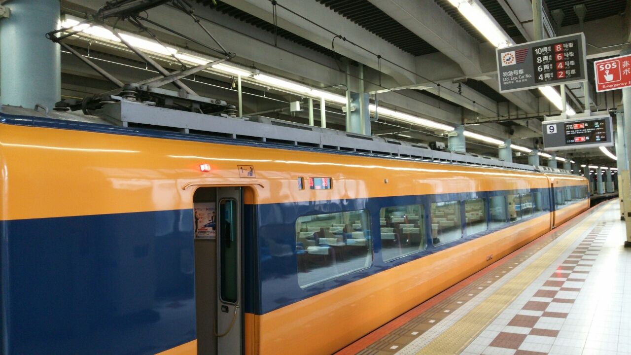 近鉄12410系(サニーカー) : 鮮魚特急・ボックス席