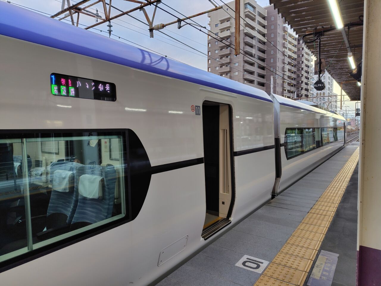 JR東日本E353系】特急かいじ40号 甲府→新宿 : 鮮魚特急・ボックス席