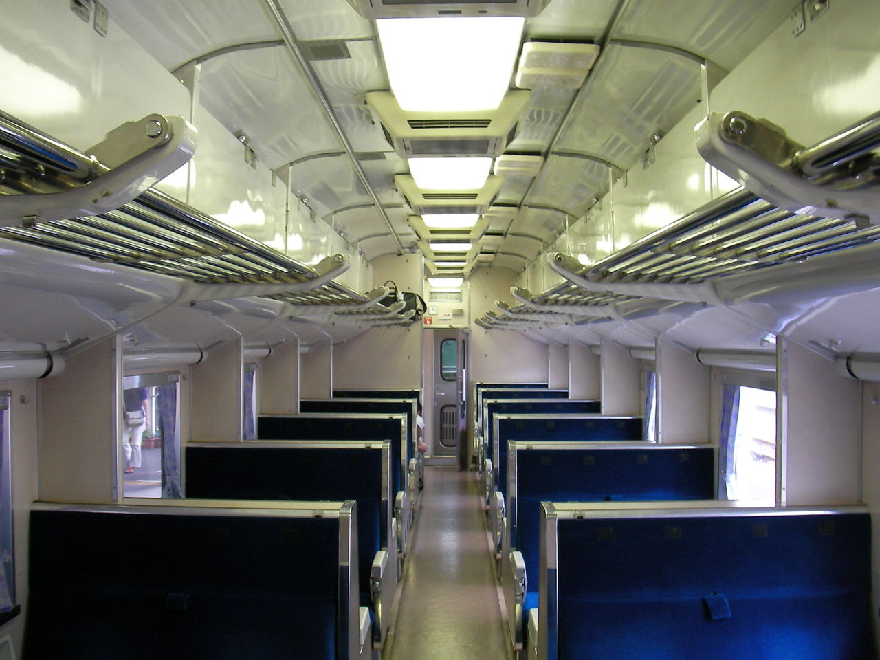 国鉄583系特急形電車 鮮魚特急 ボックス席