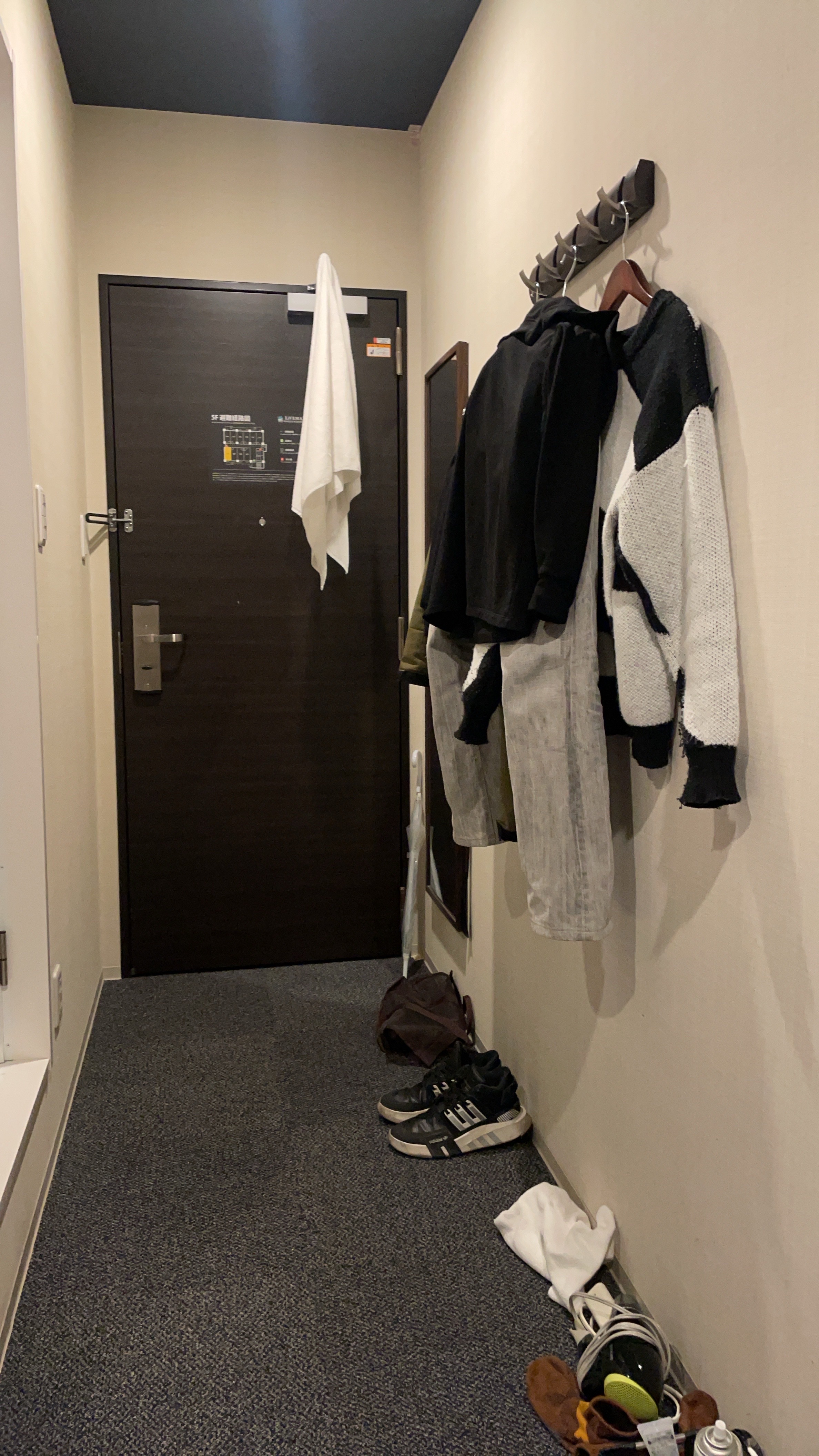 ホテルこもり（店長）【大阪梅田ゲイ,女装マッサージ売り専ルート６６BOY日記】