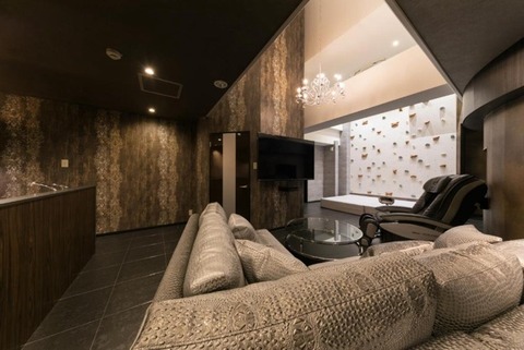 HOTEL ELDIA Modern Kobe's waterslide and bouldering room