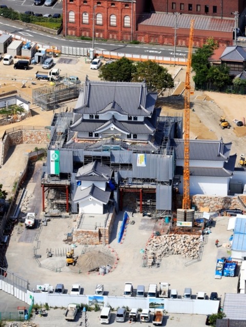 Amagasaki Castle's was rebuilt with 1 billion yen