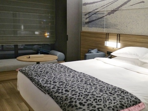 Call Girl near me Courtyard by Marriott Osaka Honmachi