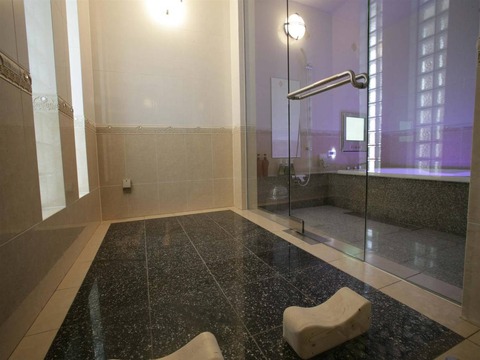 Hotel AXIS bed rock bath escort osaka