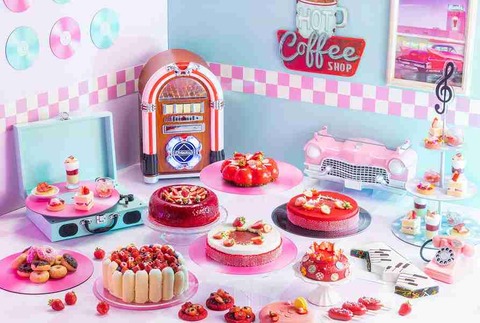 Hilton Osaka's popular strawberry cake