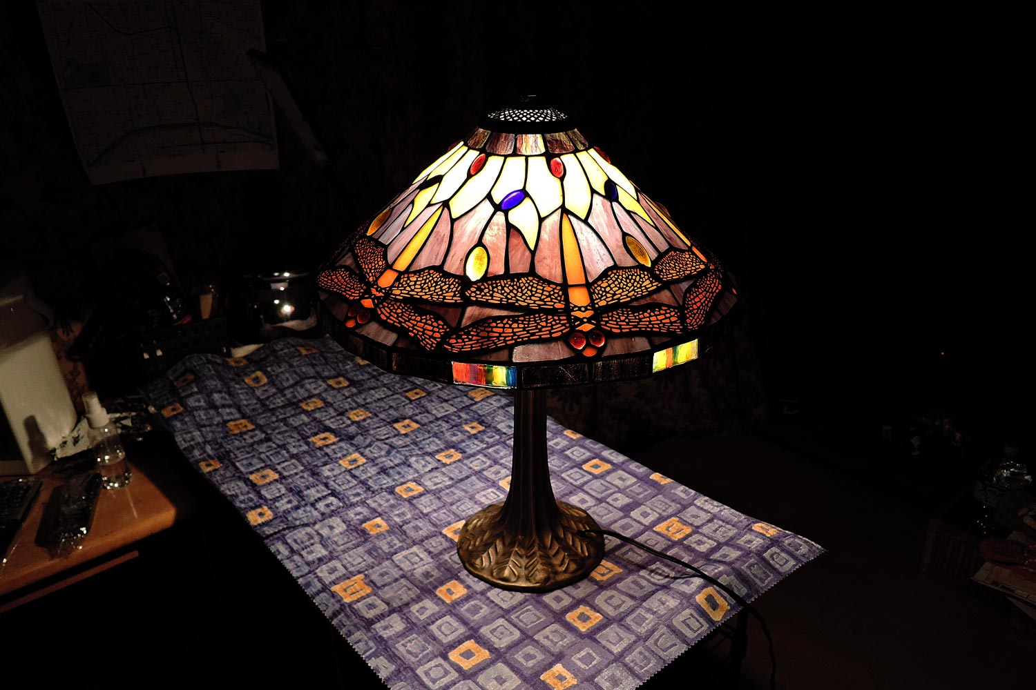 ティファニーのランプの家を復元する ティファニーのランプの家を復元する ステンドグラスのランプを補修して