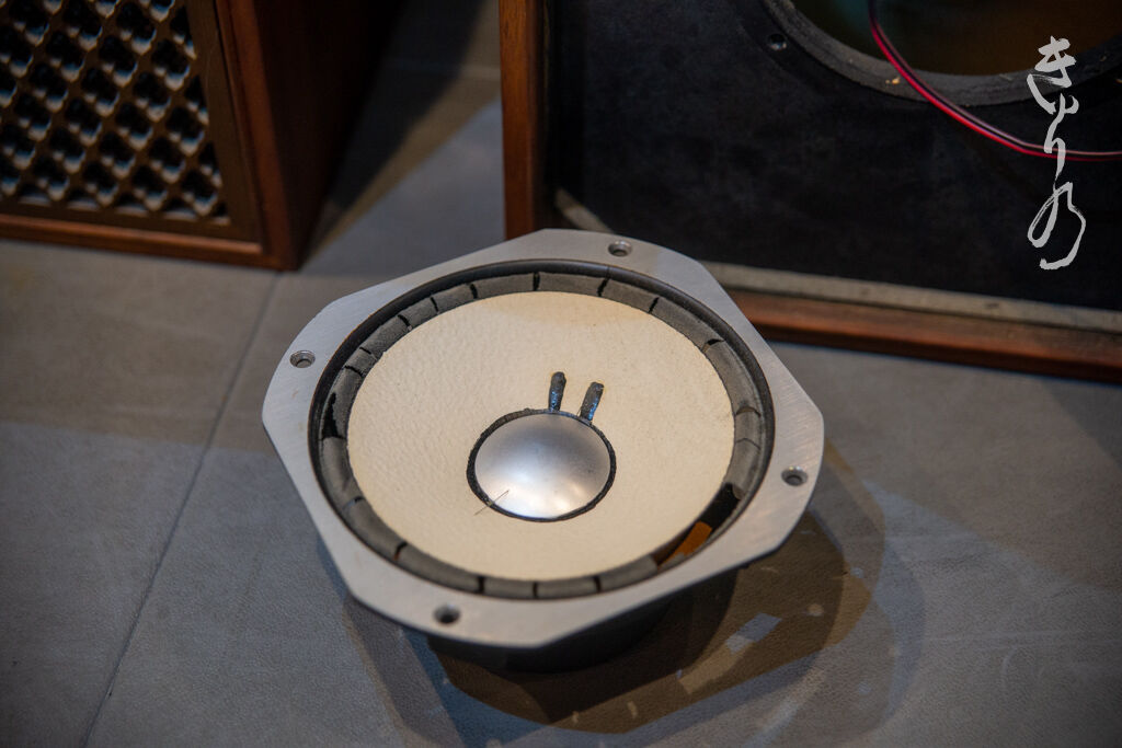 【極美品】サンスイ JBL SP-LE8T 新品エッジ交換済 音出し確認済 極美品】サンスイ JBL SP-LE8T 新品エッジ交換済 音出し確認済 完動品