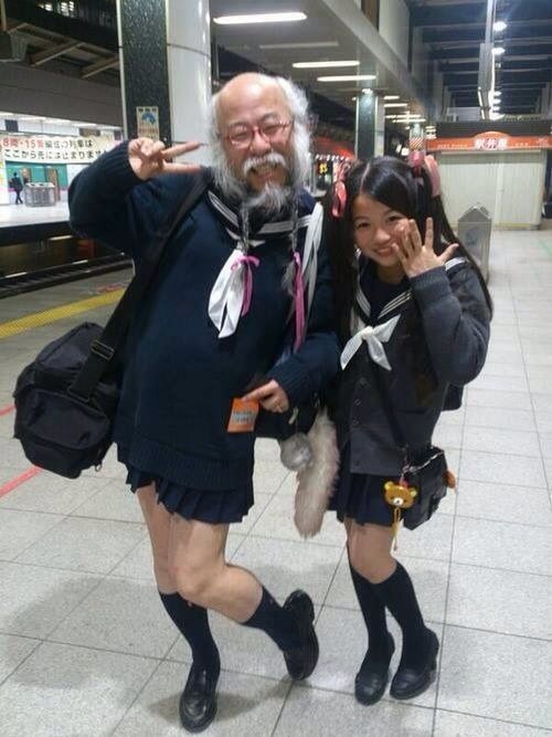 お洒落すぎる 女子高生風オヤジw お洒落じゃなきゃいや お洒落すぎる 女子高生風オヤジw お洒落じゃなきゃいや