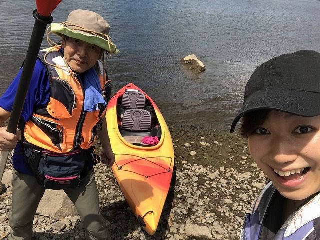 桧原湖でカヌー