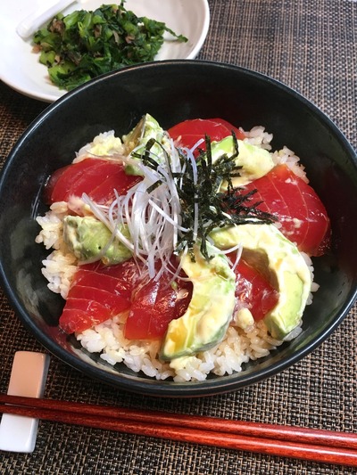 マグロアボカド丼のレシピ