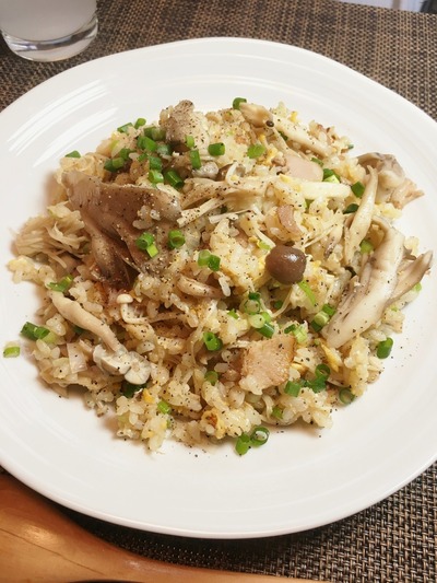 ミックスきのことベーコンのチャーハン