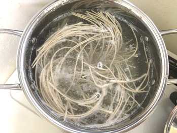 乾麺のそばのゆで方、その2
