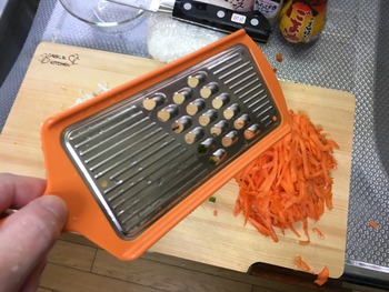 千切り器