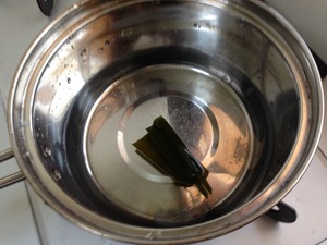 サバのあら汁の調理、その１