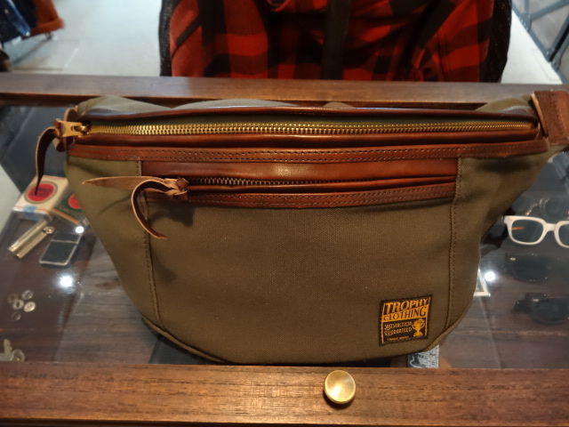 入荷 TROPHY CLOTHING ”DAY TRIP BAG” OLIVE : OLD 入荷 TROPHY CLOTHING ”DAY TRIP BAG” OLIVE : OLD