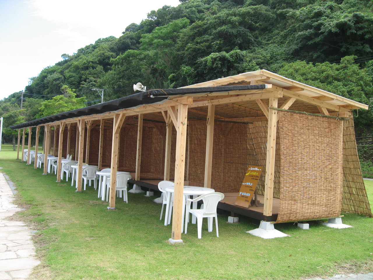 ビーチハウス（海の家）がなんと一日貸切２，０００円！ : 御立岬公園 