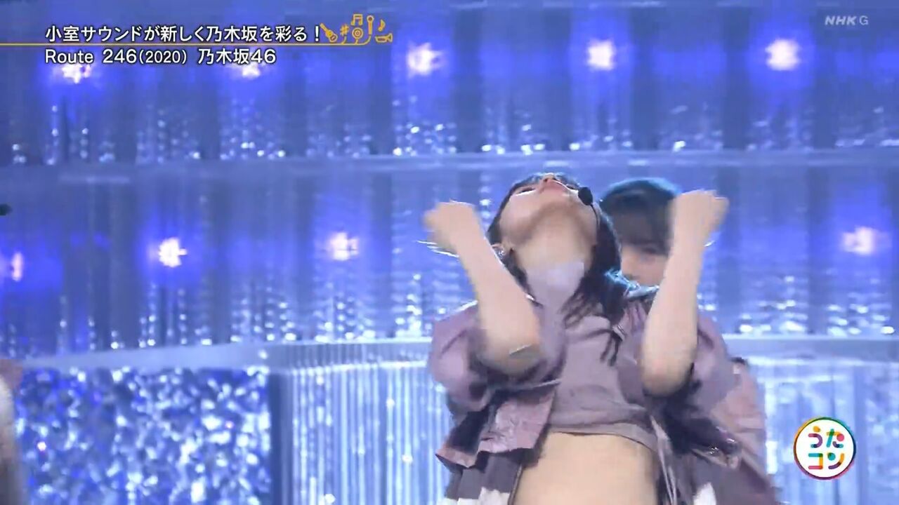 gif by Minaoka.net 熟女ハプニング 齋藤飛鳥ちゃんの下乳がポロリしてるROUTE246のライブって何周年記念ライブなのですかね : お宝動画ちゃんねる