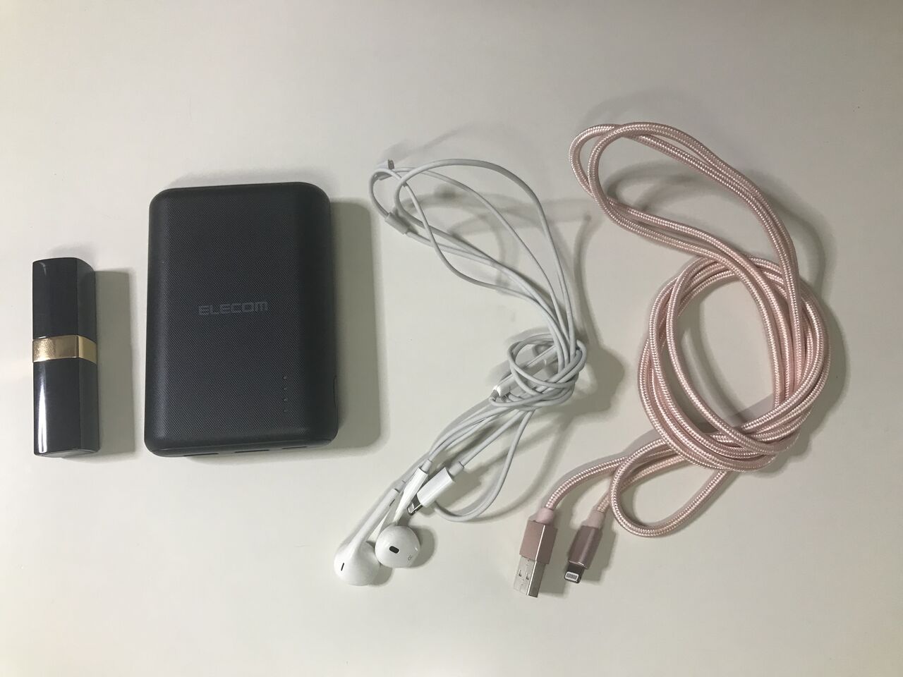 カバンの中身紹介 56 オタクがtwitterの140字じゃ収まらない時にやってくるところ