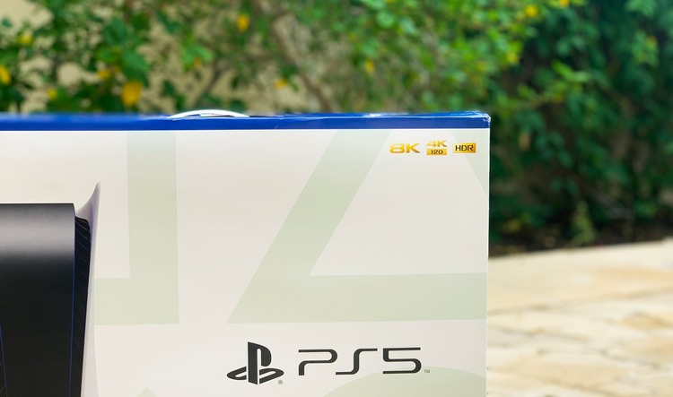 【画像】PS5の本体箱から8Kロゴが消滅したらしい・・・
