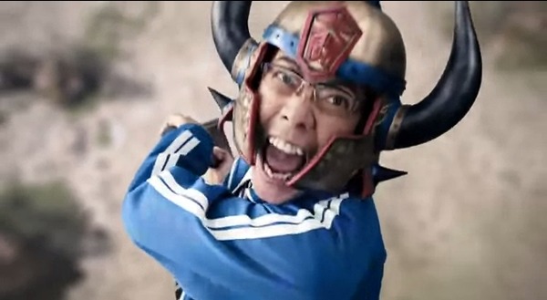 2013y08m22d_182202206