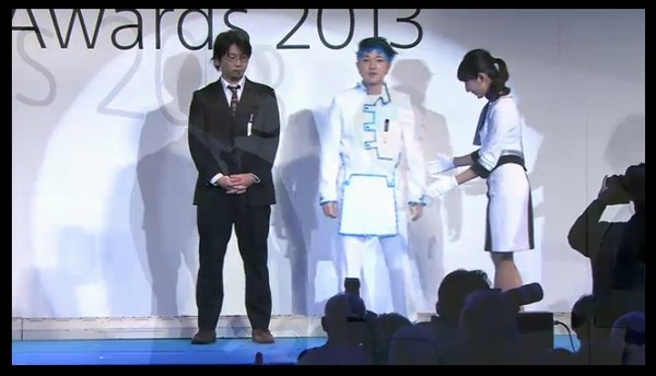 2013y12m03d_181332620