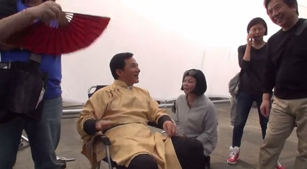 2013y06m04d_142635056