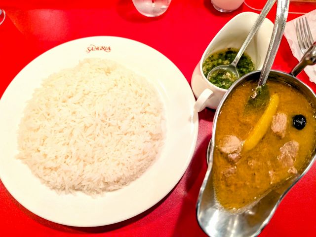 二重橋前の「サングリア」で「タイカレー　ビーフ」（※ジャスミンライスも美味い）
