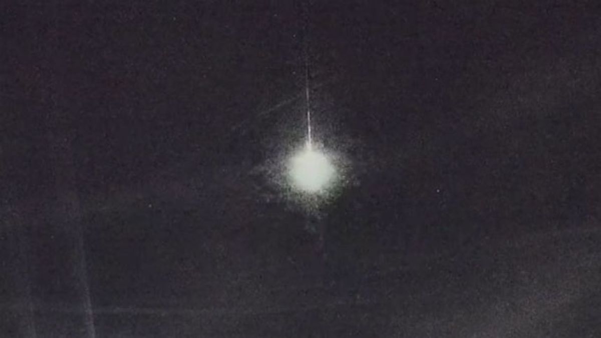 時速8万ｋｍで飛来する彗星の破片が爆発、ポルトガル上空に現れた「宇宙の花火」